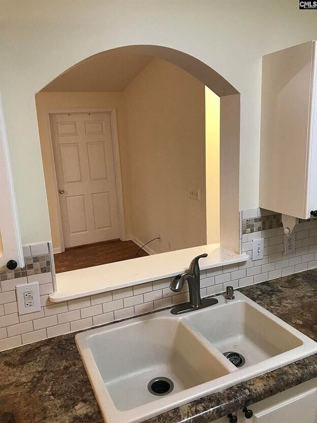 Foto del edificio - 743 Coventry Ln