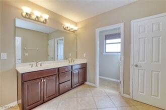 Building Photo - 15108 Summit Pl Cir