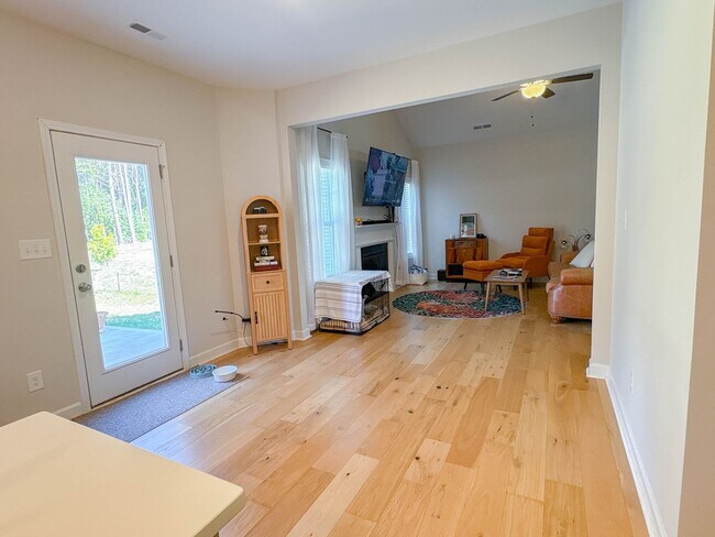 Building Photo - Coming soon! 3 Bedroom 2 Bathroom