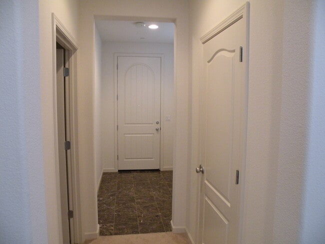 Foto del edificio - 830 San Bernardo Ln