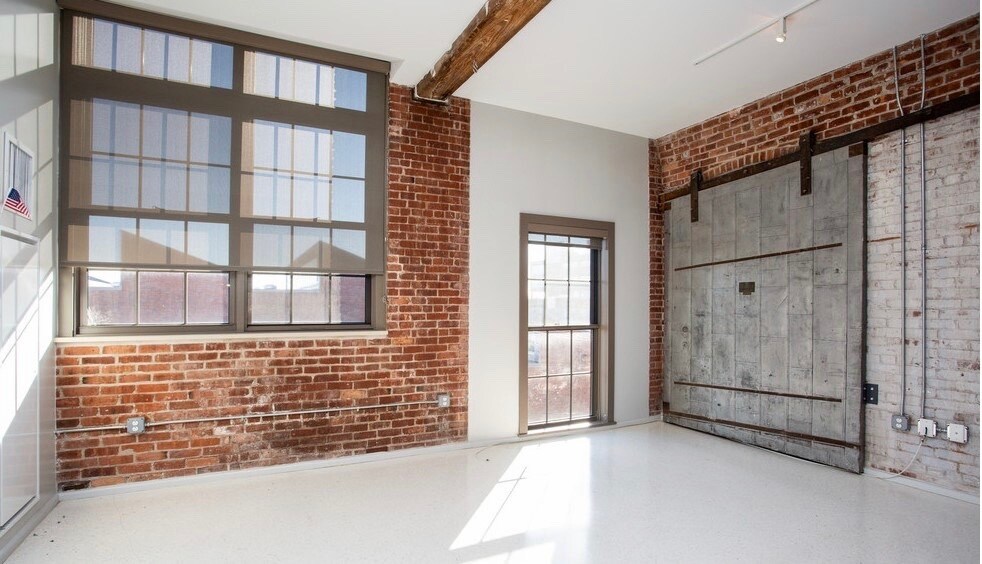 Primary Photo - 275 Medford St