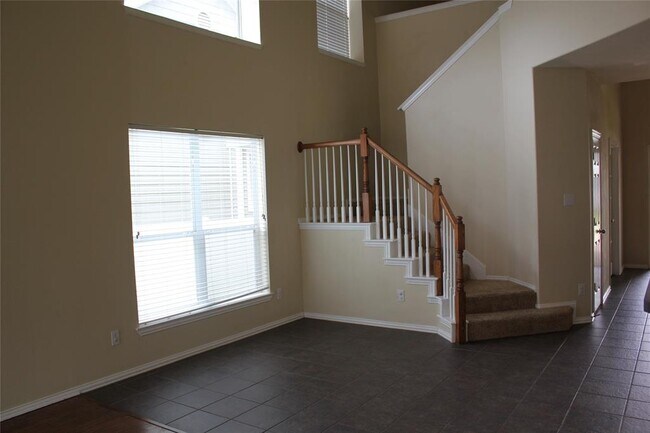 Foto del edificio - 10400 Cedar Lake Dr