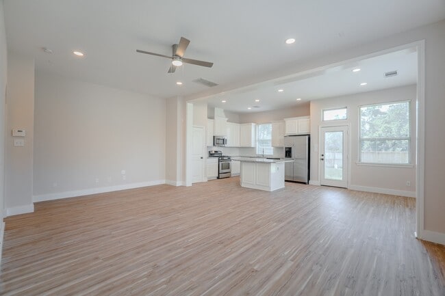 Foto del edificio - 118 Cheswood Manor Drive