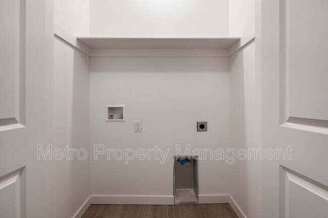 Foto del edificio - 1348 West Ave