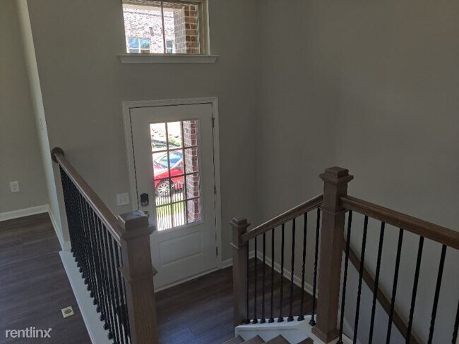 Building Photo - 3 br, 4 bath Townhome - 349 Commons Ave