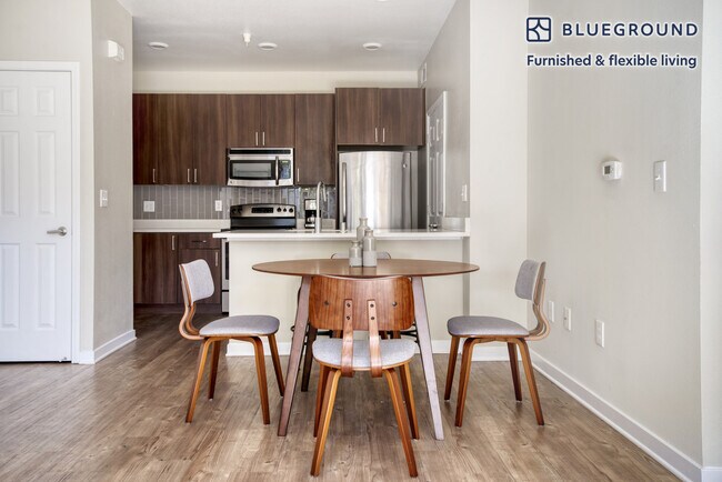 Foto del edificio - 2976 Santos Ln