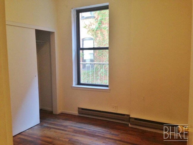 Building Photo - 211 Clinton St