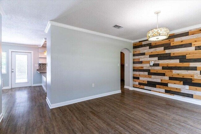 Foto del edificio - "Charming 3-Bed Oasis with Private Pool in Fort Walton Beach!"