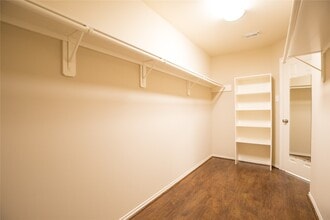 Building Photo - 416 Laddingford Ln