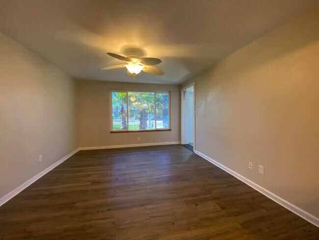 Building Photo - Adorable Beachside Bungalow in Ormond by the Sea