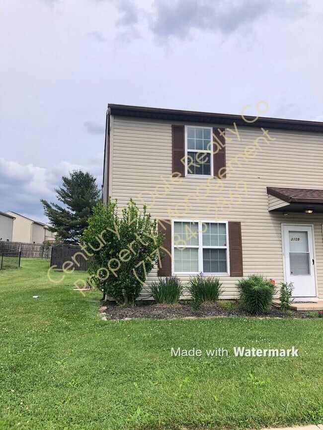 Building Photo - Newly Renovated 2 BR Townhome in Dover Sch...