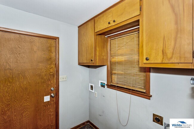 Foto del edificio - 8125 E Zimmerly St