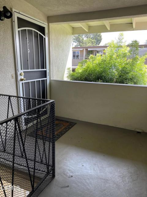 Foto del edificio - 2707 Montrose Ave