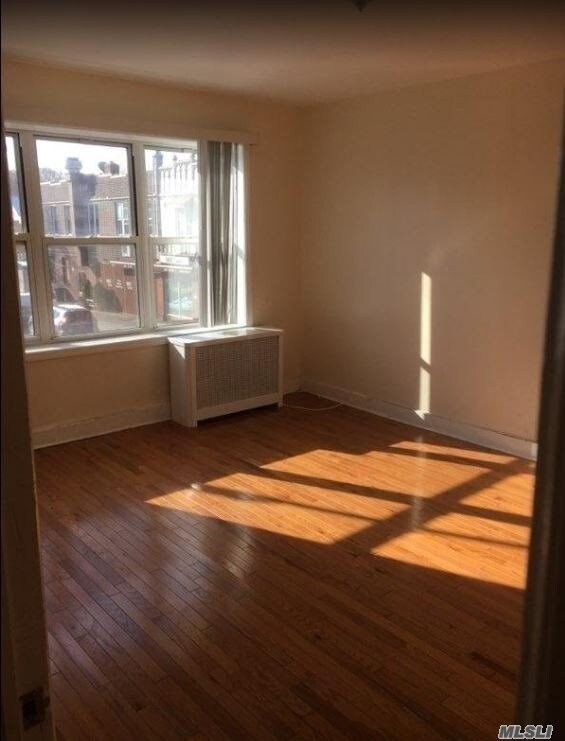 Primary Photo - 105-09 Metropolitan Ave