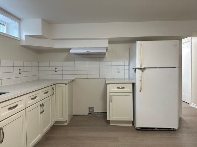 Building Photo - 2-122 Sanderling Crescent Lindsay ON