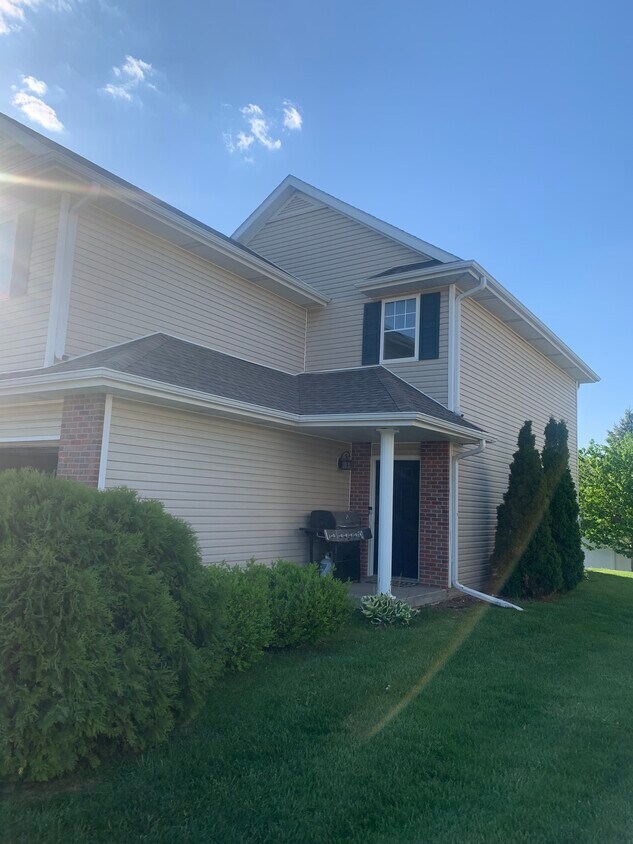 Foto principal - 8944 Sicily Ln