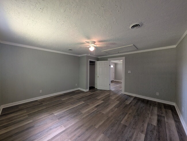 Building Photo - 5914 Martin Hwy