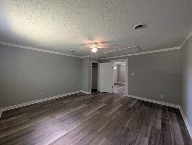 Foto del edificio - 5914 Martin Hwy