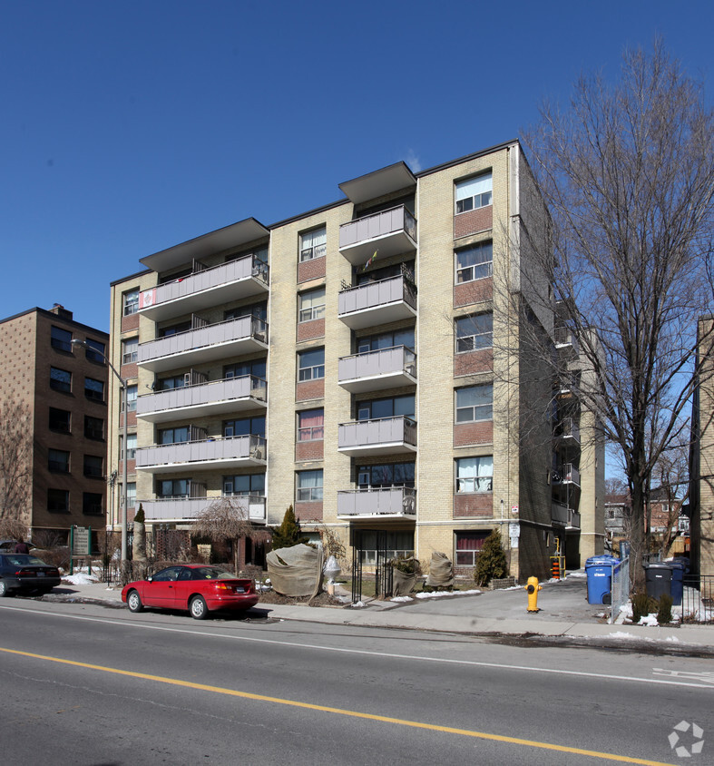 Building Photo - 130 Cosburn Ave