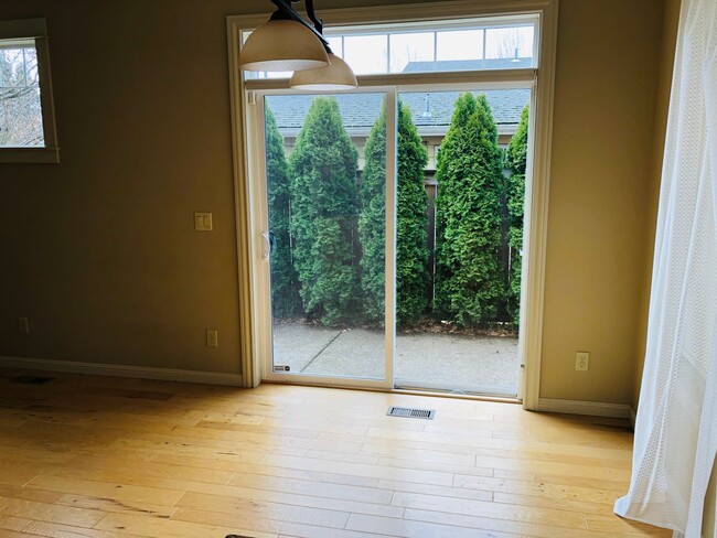 Building Photo - Custom Built House-Close to Providence Hos...