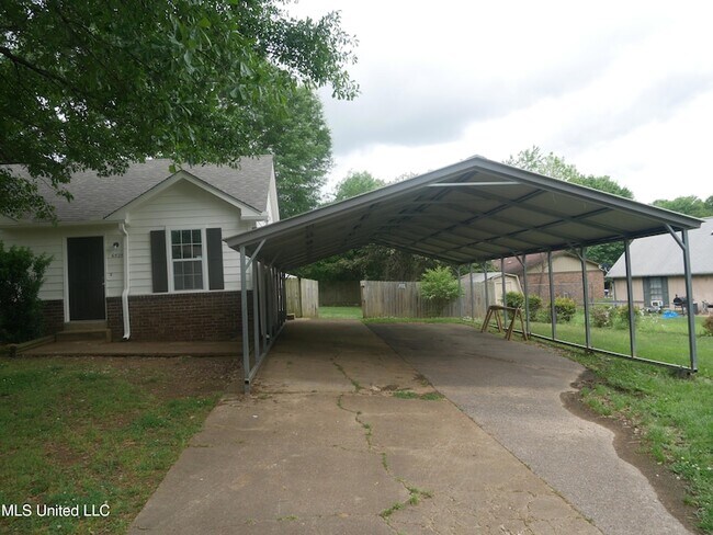 Foto del edificio - 6525 Lynnfield Rd