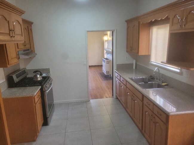 Building Photo - 4168 Garthwaite Ave
