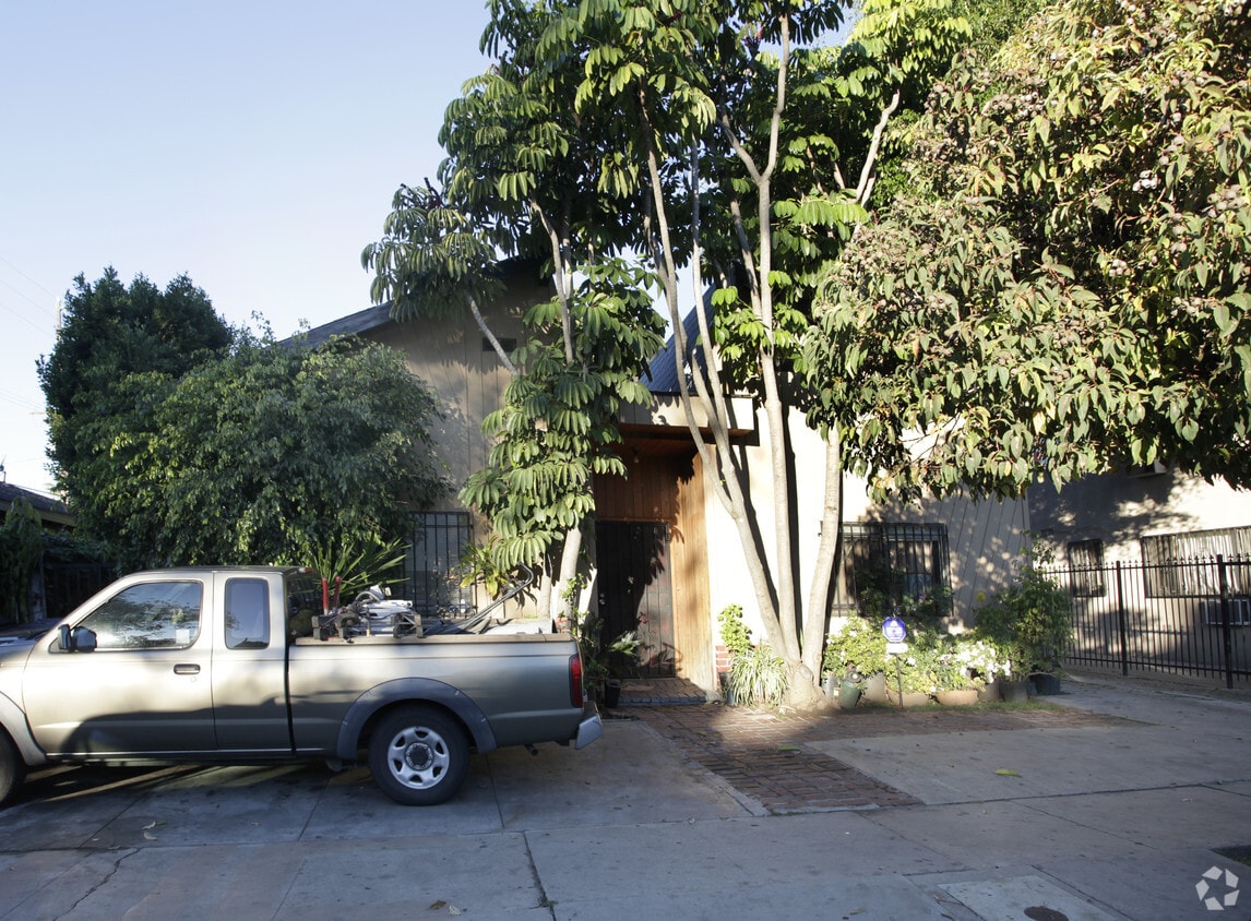 Building Photo - 1007 Wilcox Ave