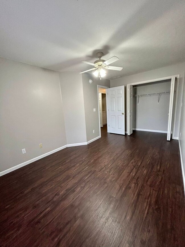 Building Photo - Southside Townhouse