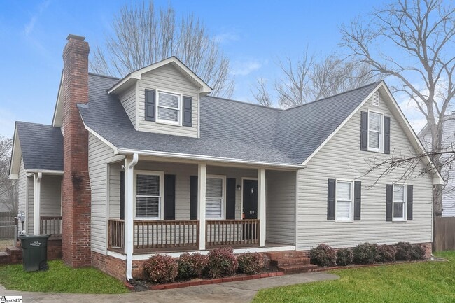 Building Photo - 113 Court Dr