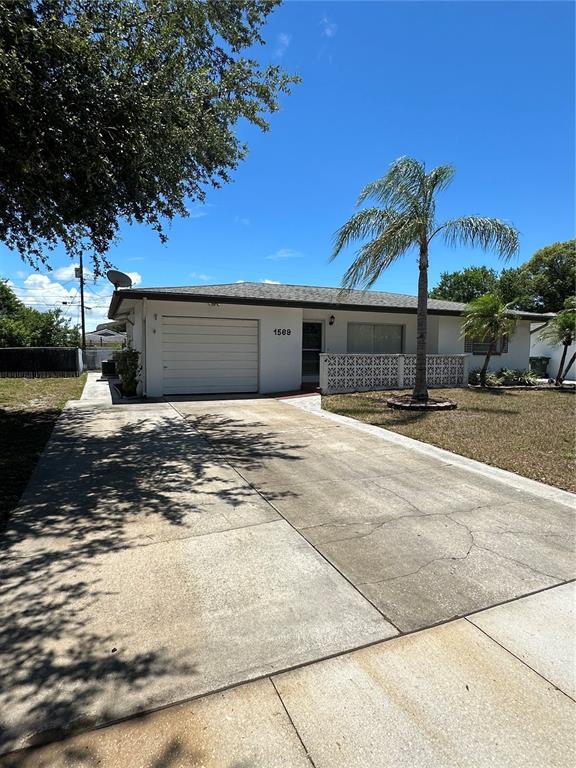 Building Photo - 1569 Cambridge Dr