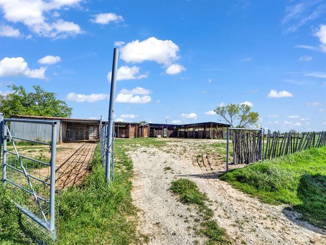 Foto del edificio - 4507 Co Rd 2690