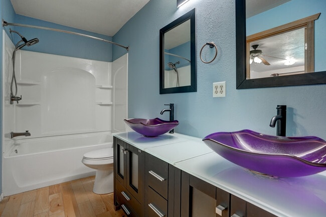 Foto del edificio - 1825 Vanderhoef Ln