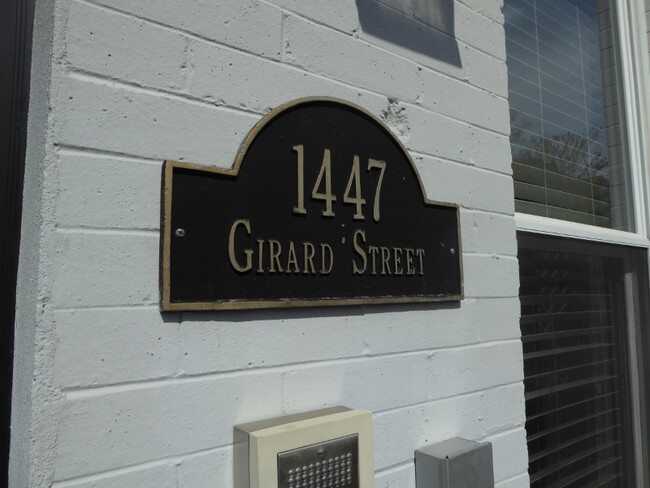 Foto del edificio - 1447 Girard St NW