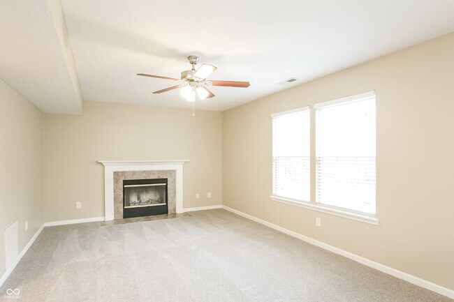 Building Photo - 10734 Snowdrop Way