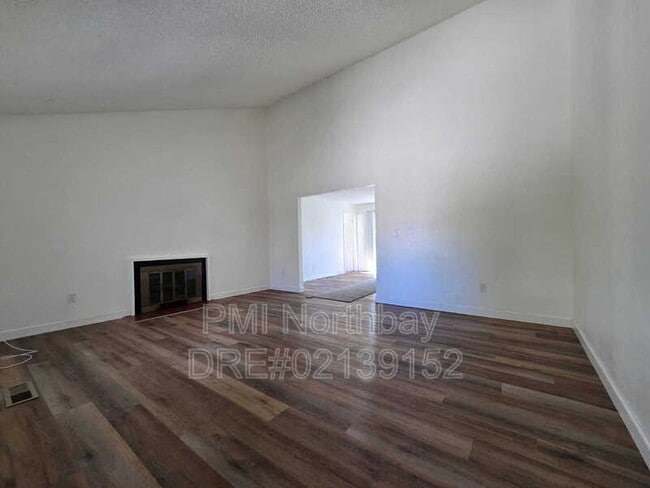 Building Photo - 1152 Hartford Pl