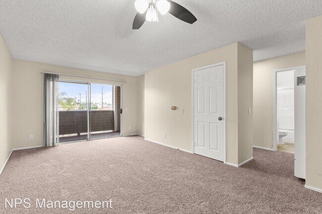 Foto del edificio - 2 br, 2 bath Apartment - 1070 Loma Ave 107...
