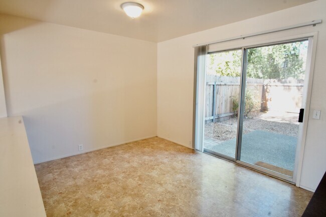Building Photo - 1597 Drake Dr