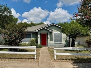 Building Photo - 109 Segovia Way