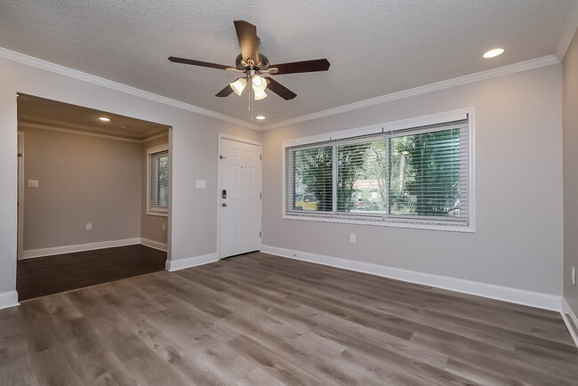 Building Photo - 9311 Mary Ave