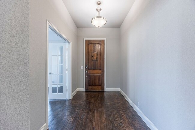 Photo - 1008 Snowbird Dr House