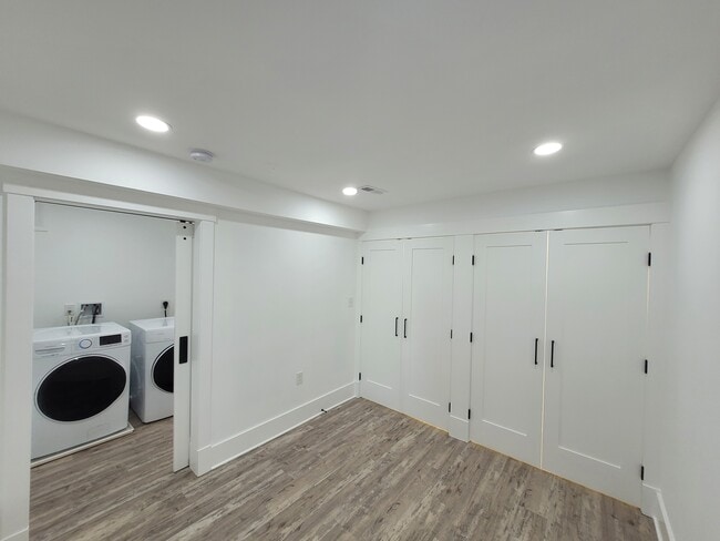 Foto del edificio - 5619 2nd St NW