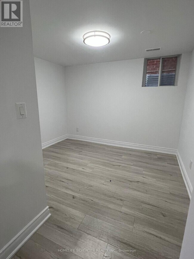 Building Photo - 109 Monteith Crescent