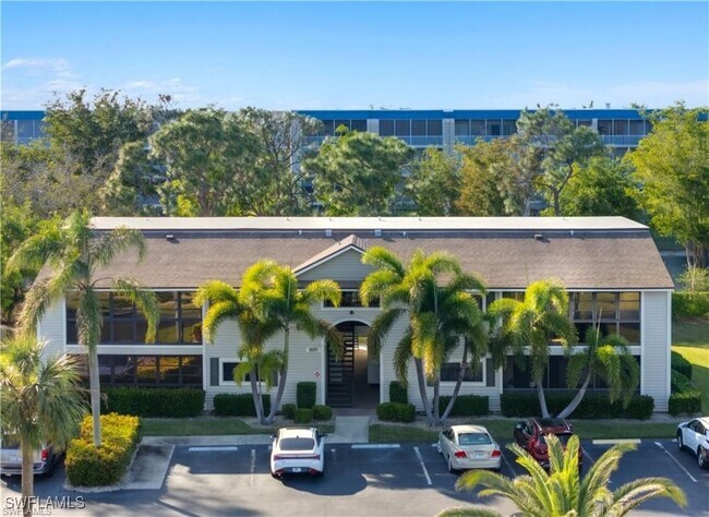 Foto del edificio - 8171 S Woods Cir