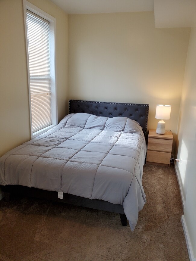 Bedroom - 3034 N Drake Ave