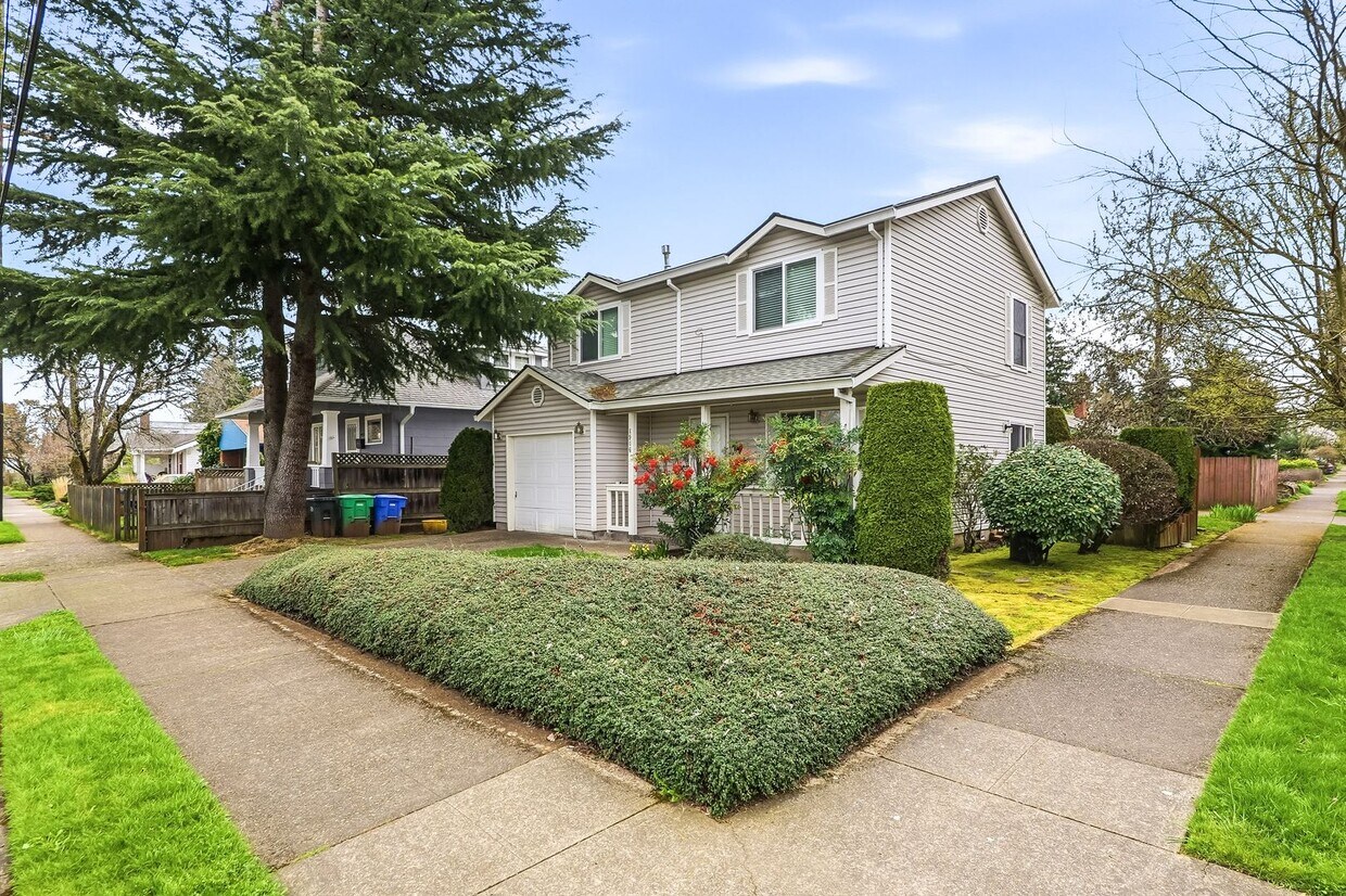 3 Bedroom Home Near Woodstock Neighborhood - 3 Bedroom Home Near Woodstock Neighborhood