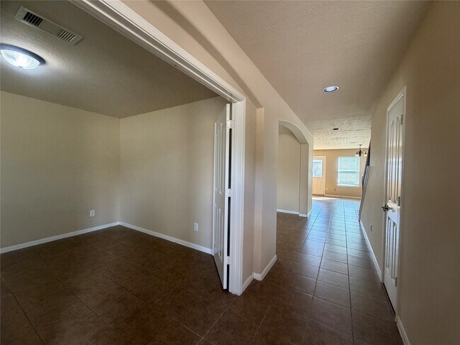 Building Photo - 246 Golden Grain Dr