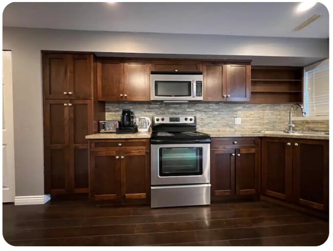 Building Photo - 10321 Robertson St