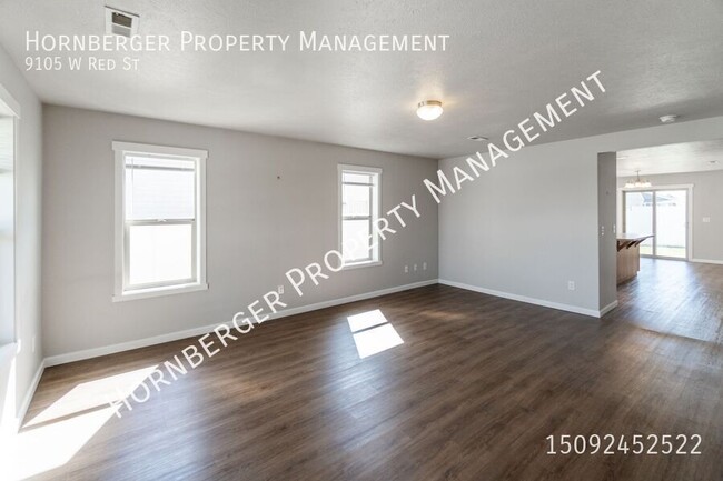 Foto del edificio - 9105 W Red St