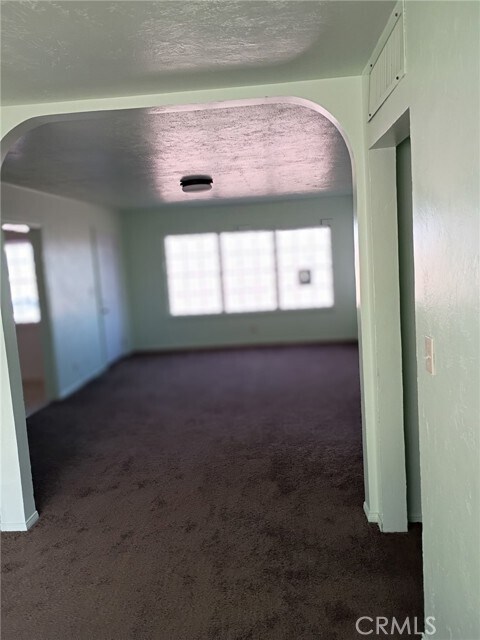 Foto del edificio - 44544 National Trails Hwy