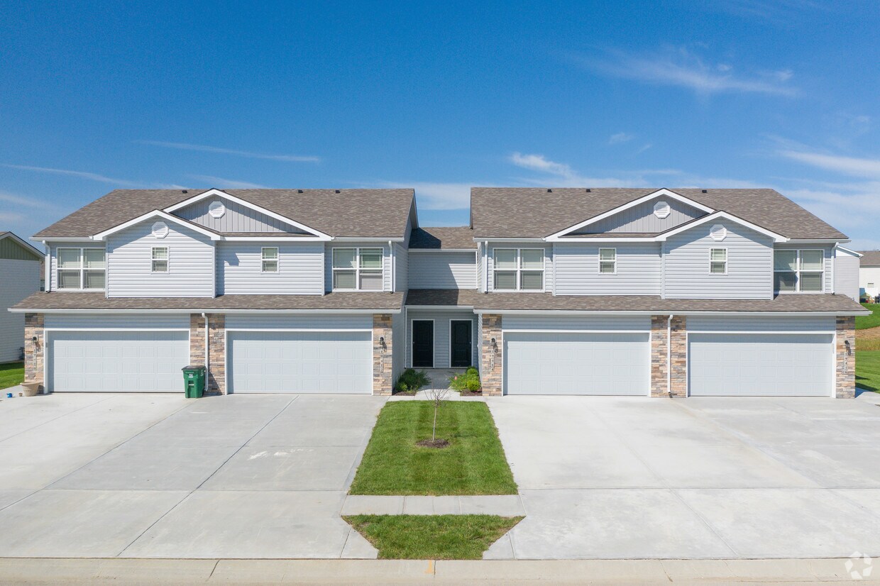 Clay Creek Townhomes Apartments Smithville, MO